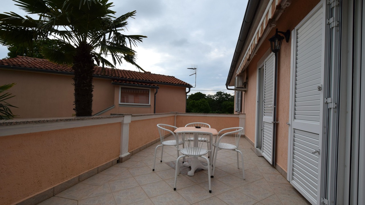 Photo of Patio Balcony in Gabonjin