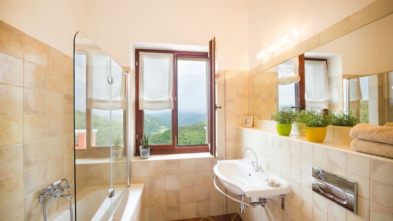 Photo of Bathroom in Oprtalj