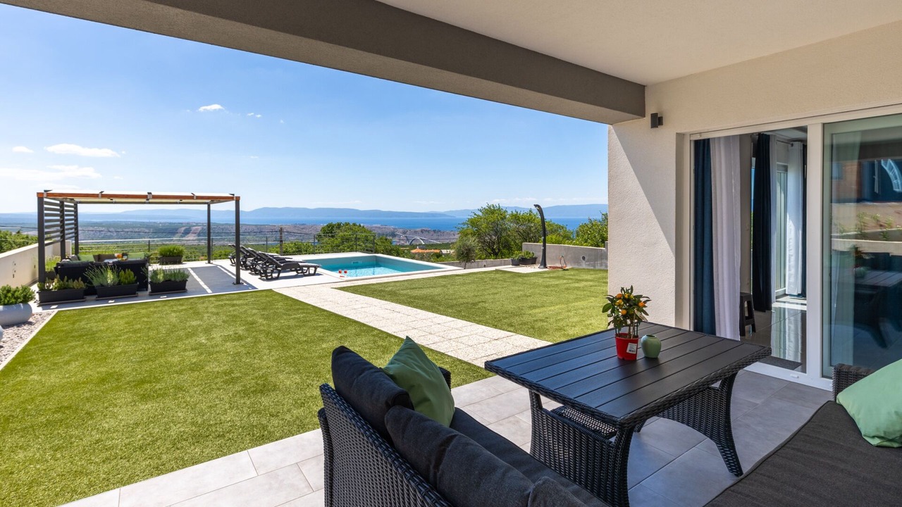 Photo of Outdoor in Smrika