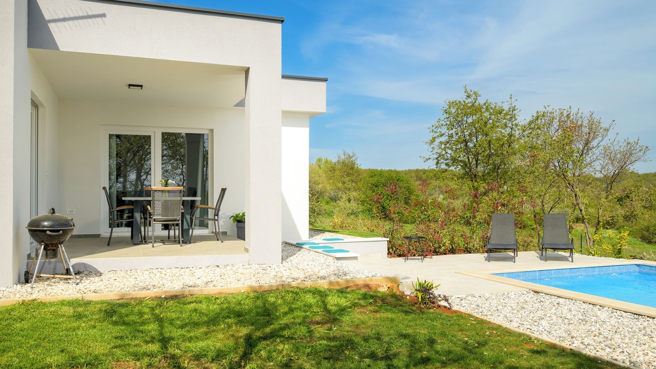 Photo of Outdoor in Mali Vareski