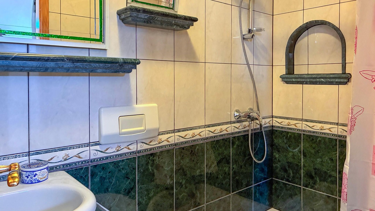 Photo of Bathroom in Ika