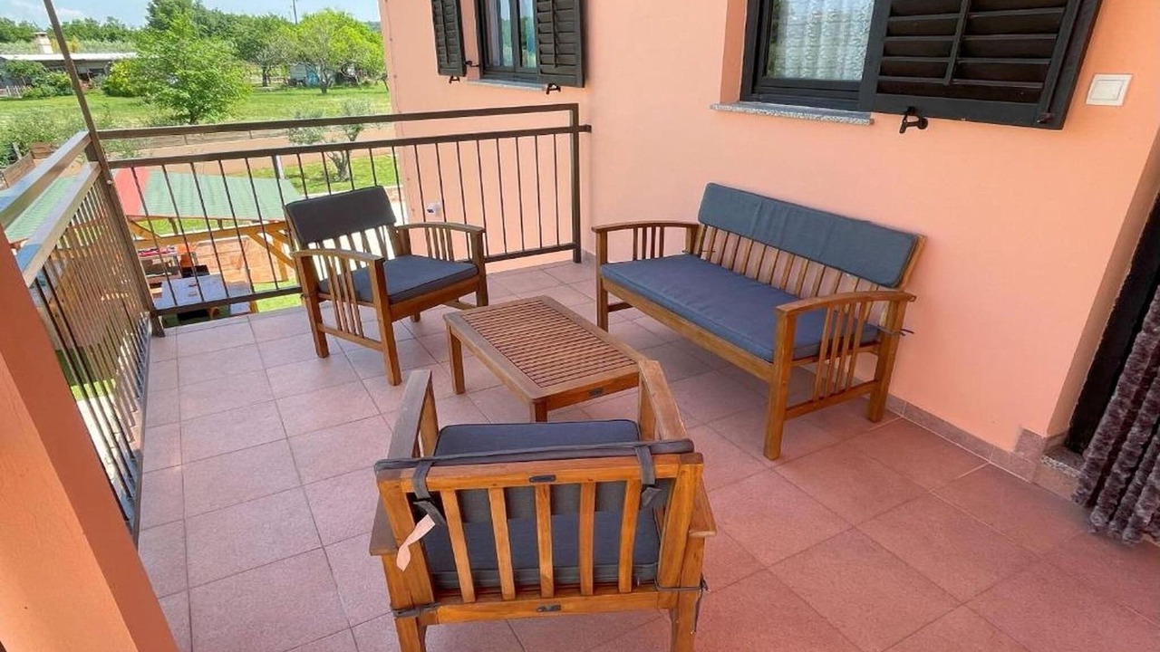 Photo of Patio Balcony in Loborika