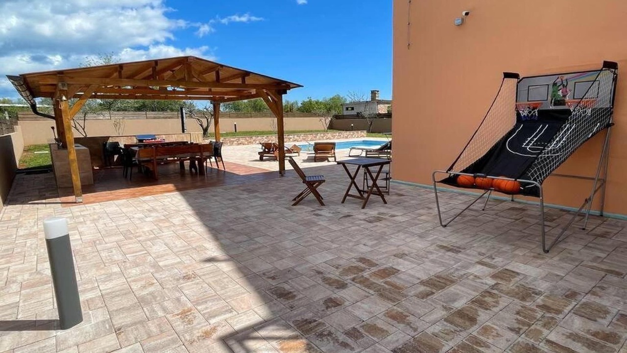 Photo of Patio Balcony in Loborika