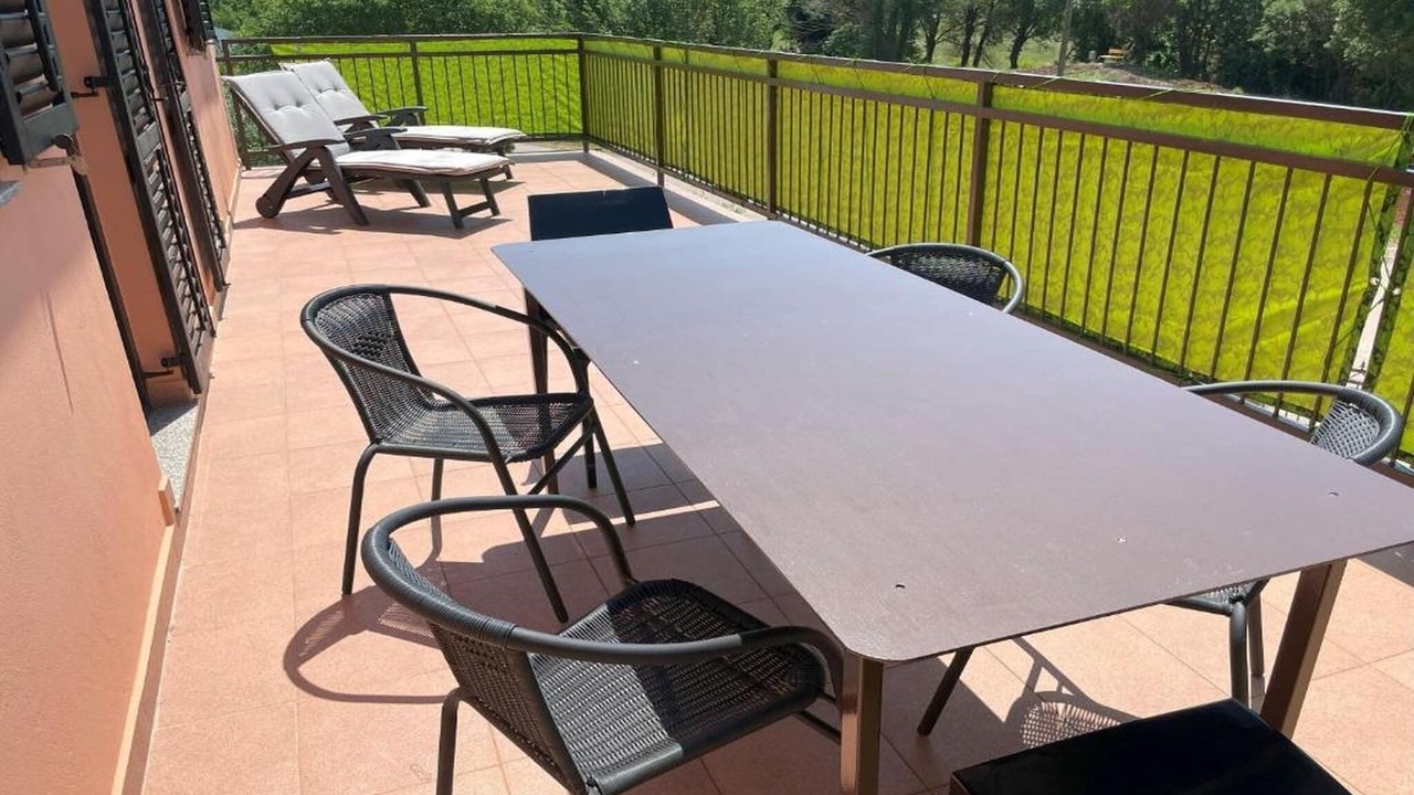 Photo of Patio Balcony in Loborika
