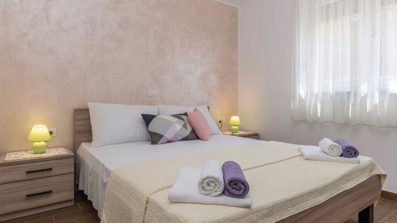 Photo of Bedroom in Gajana