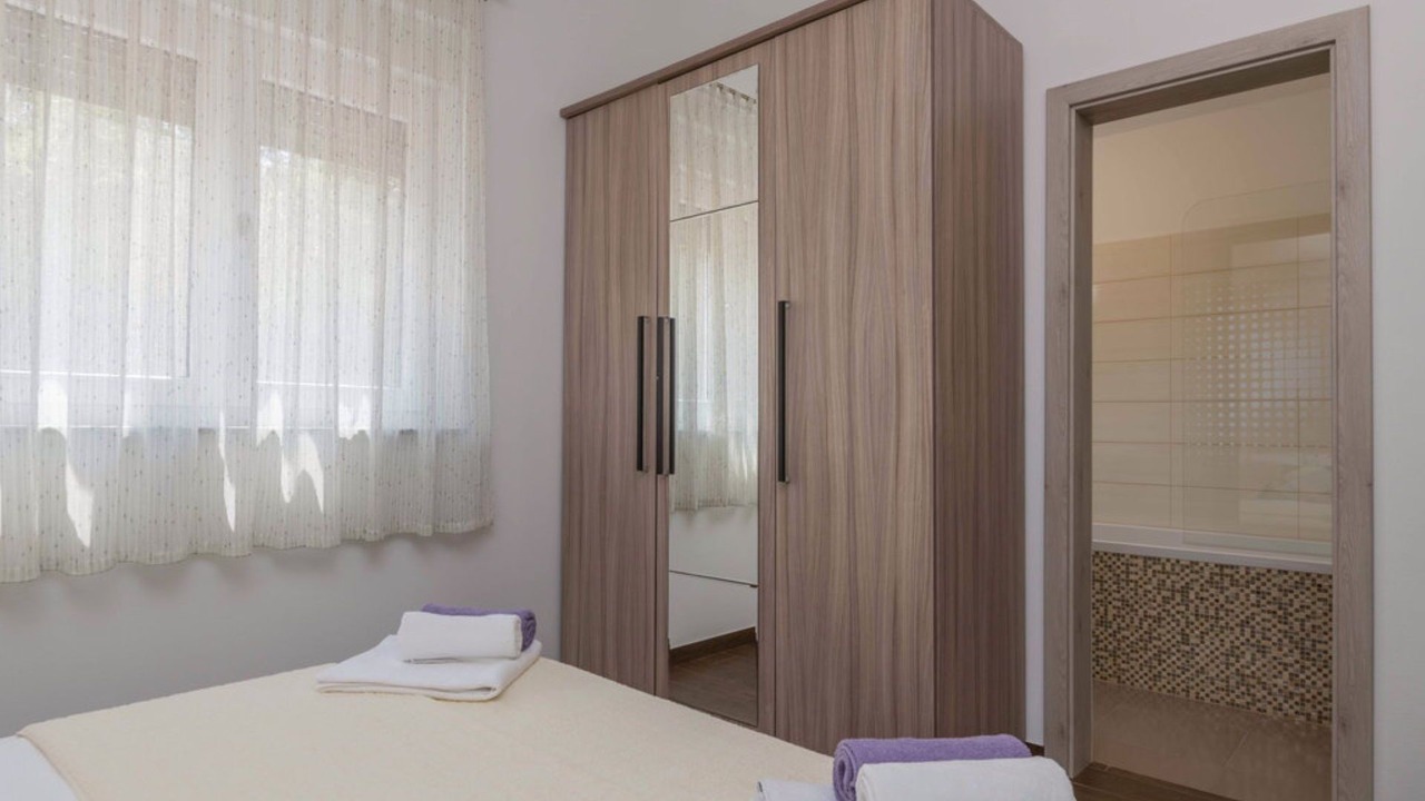 Photo of Bedroom in Gajana