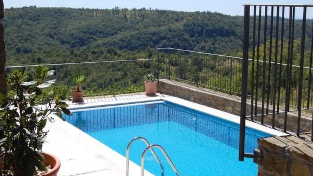 Photo of Outdoor in Bric