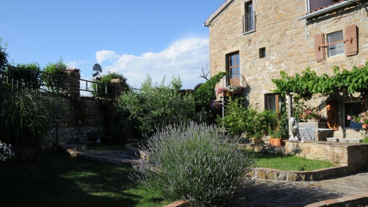 Photo of Outdoor in Bric