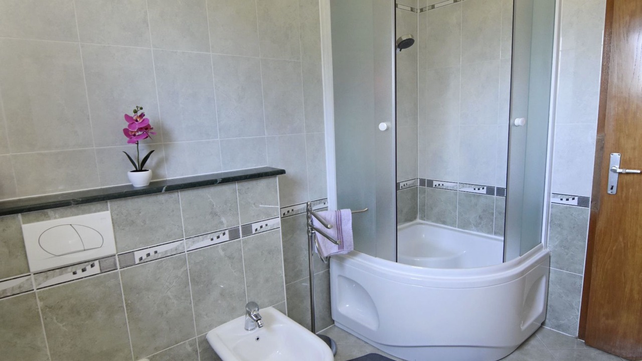 Photo of Bathroom in Radini