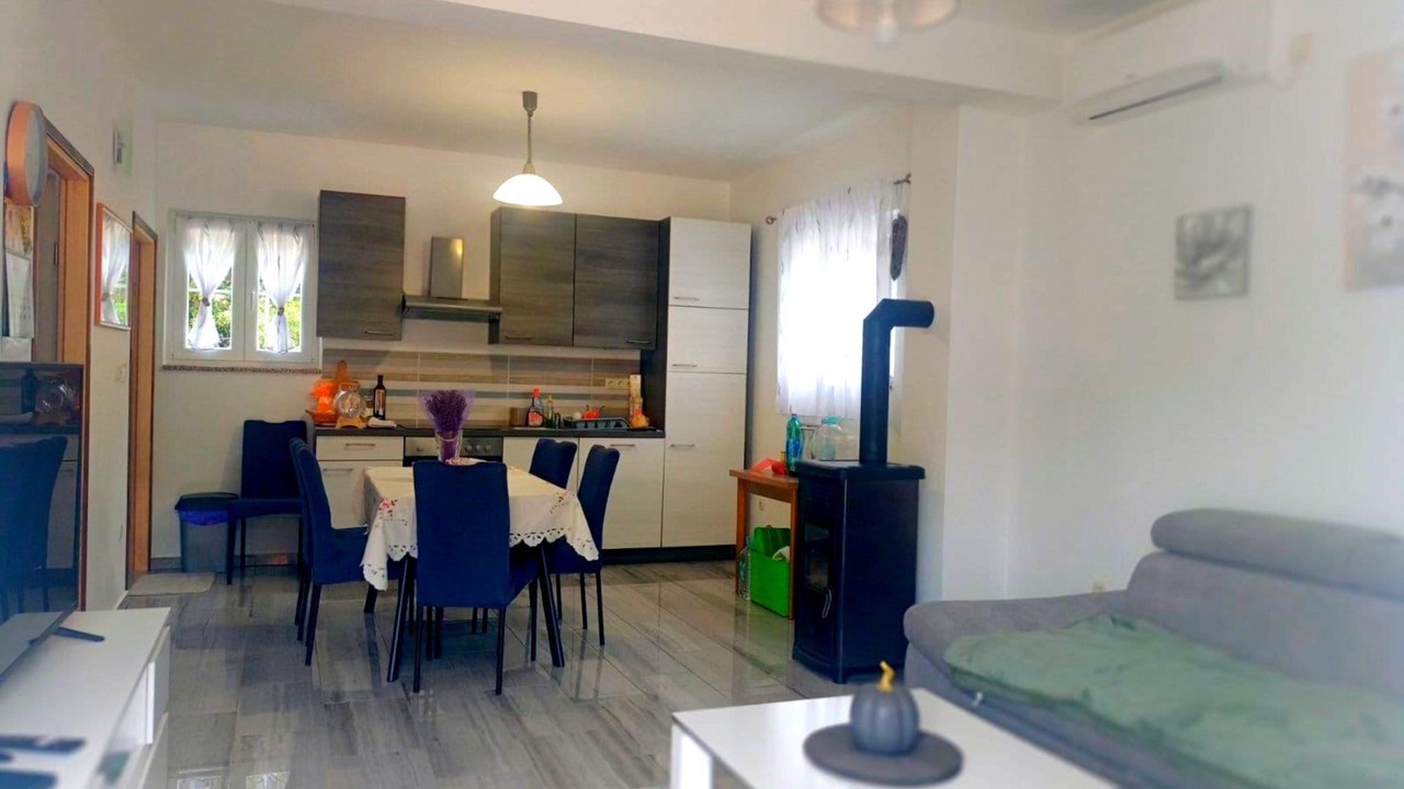 Photo of Livingroom in Suha Punta