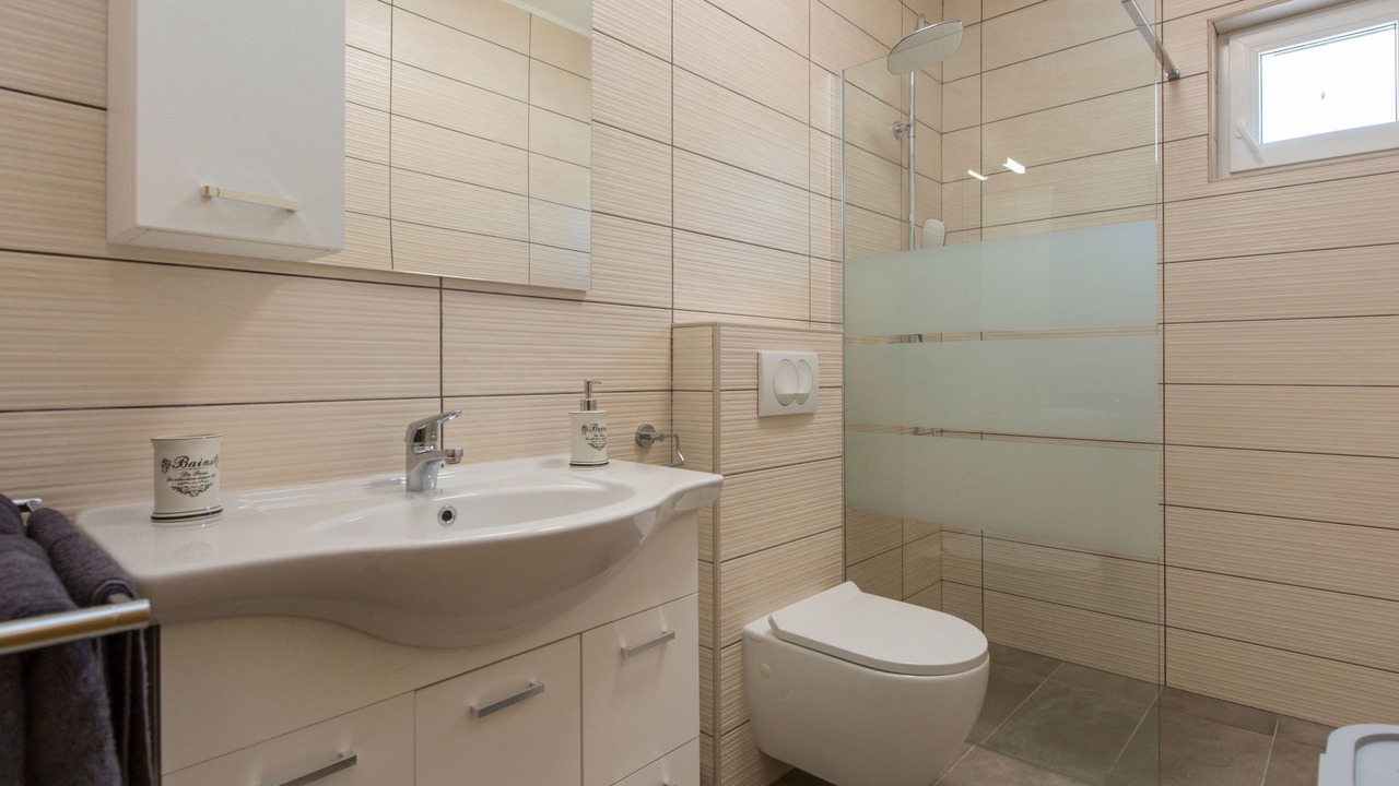 Photo of Bathroom in Topid
