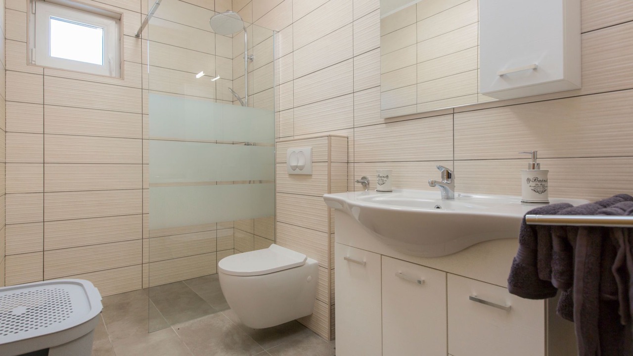 Photo of Bathroom in Topid