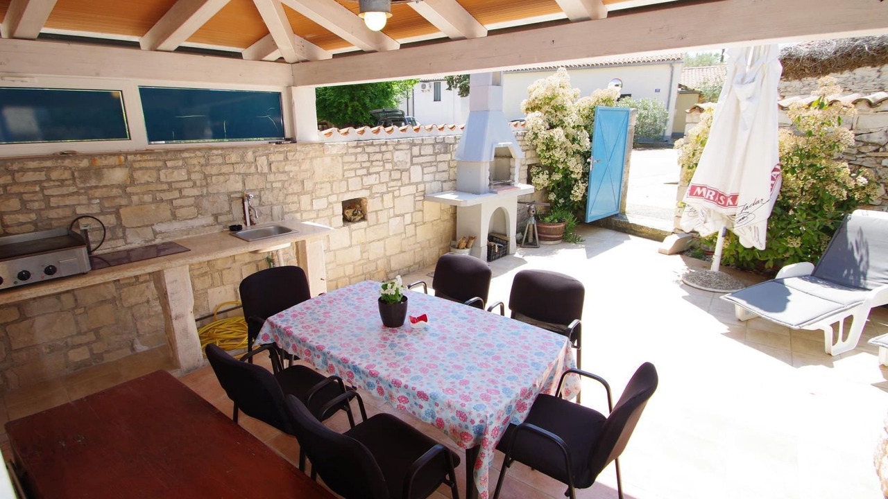 Photo of Outdoor in Kavran