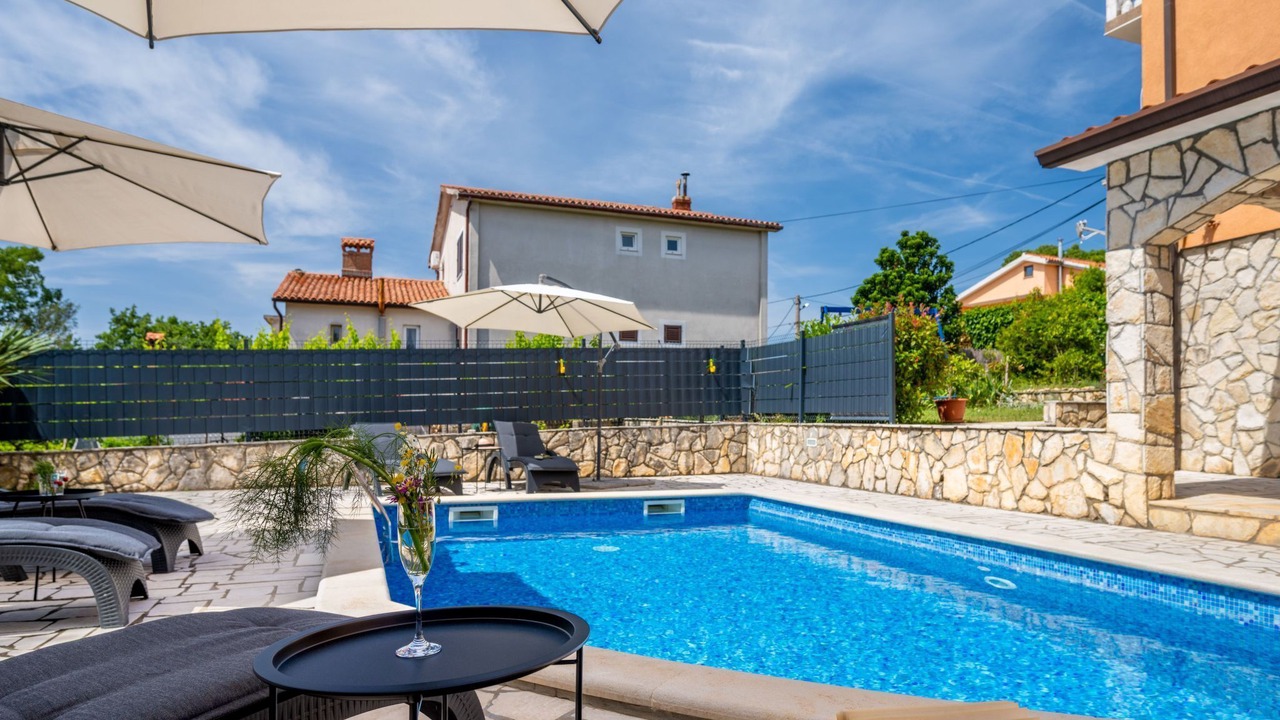 Photo of Outdoor in Vinez