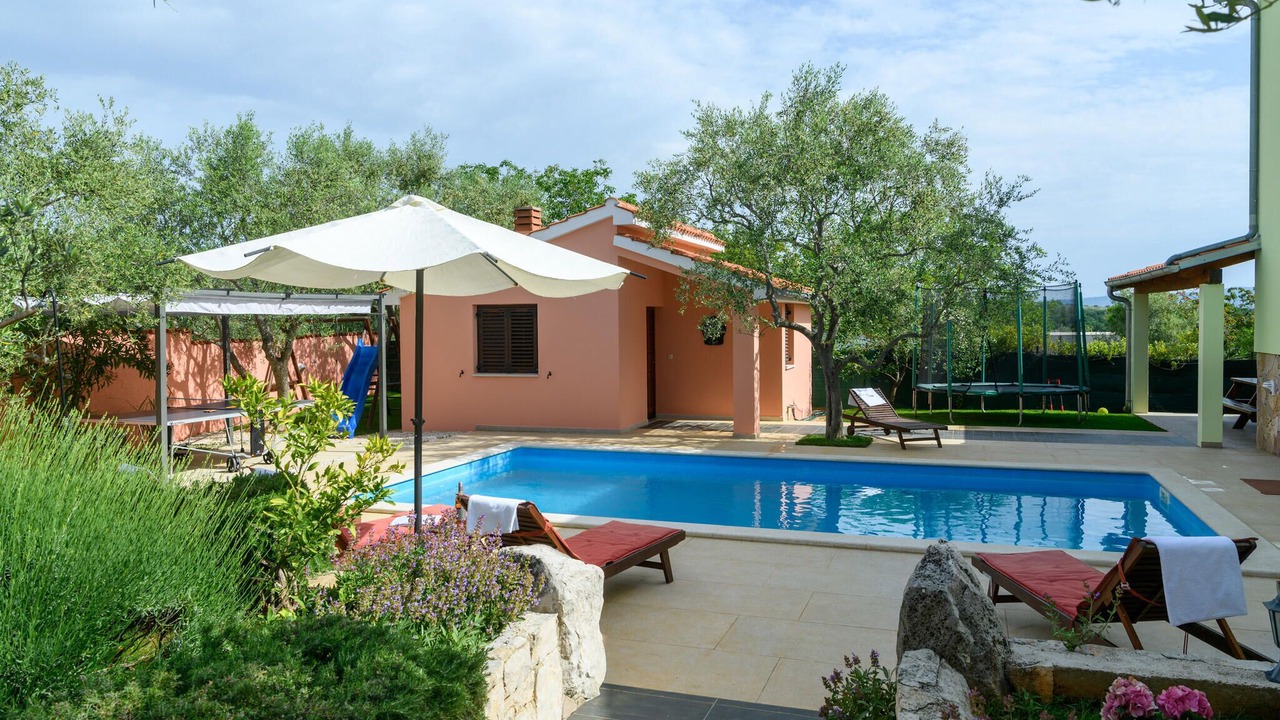 Photo of Outdoor in Mali Vareski