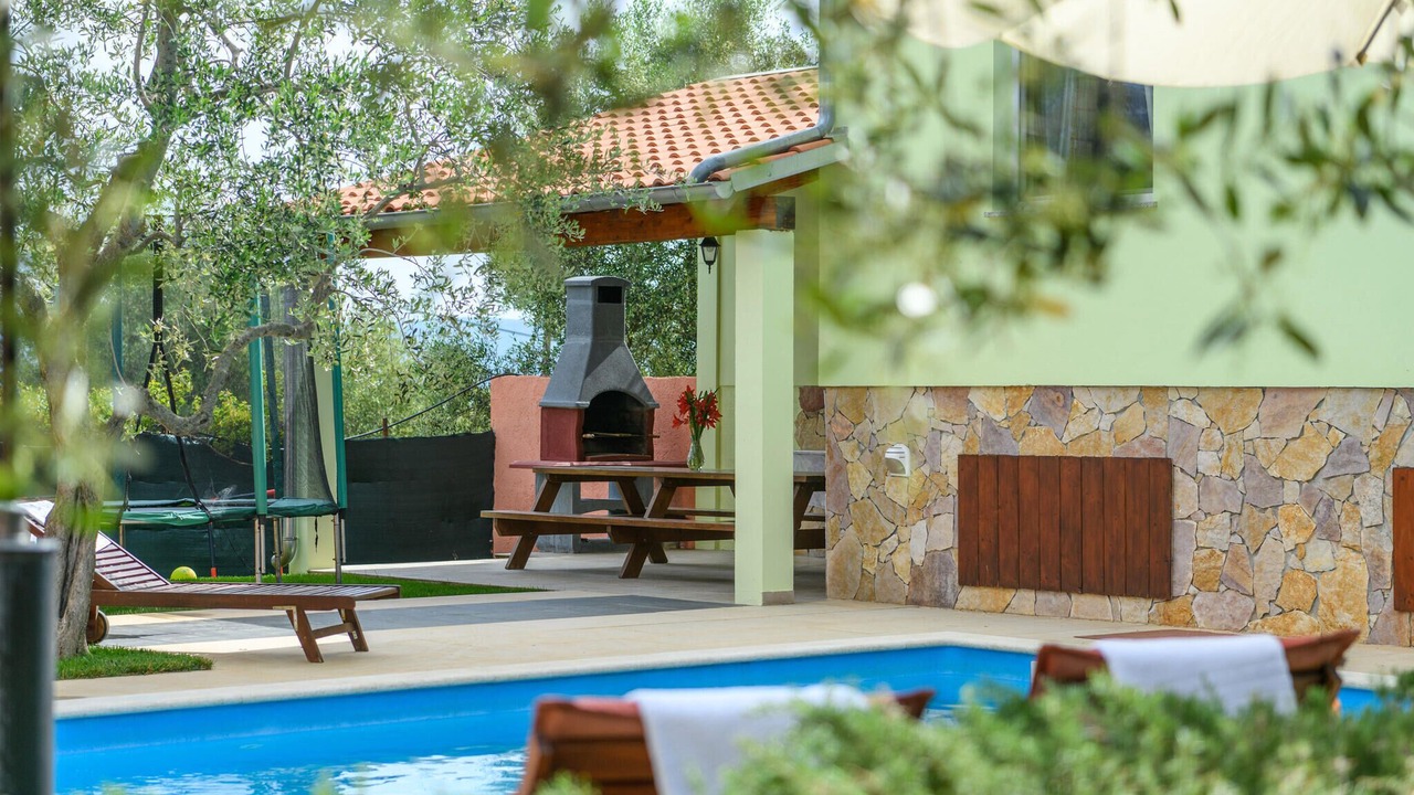 Photo of Outdoor in Mali Vareski