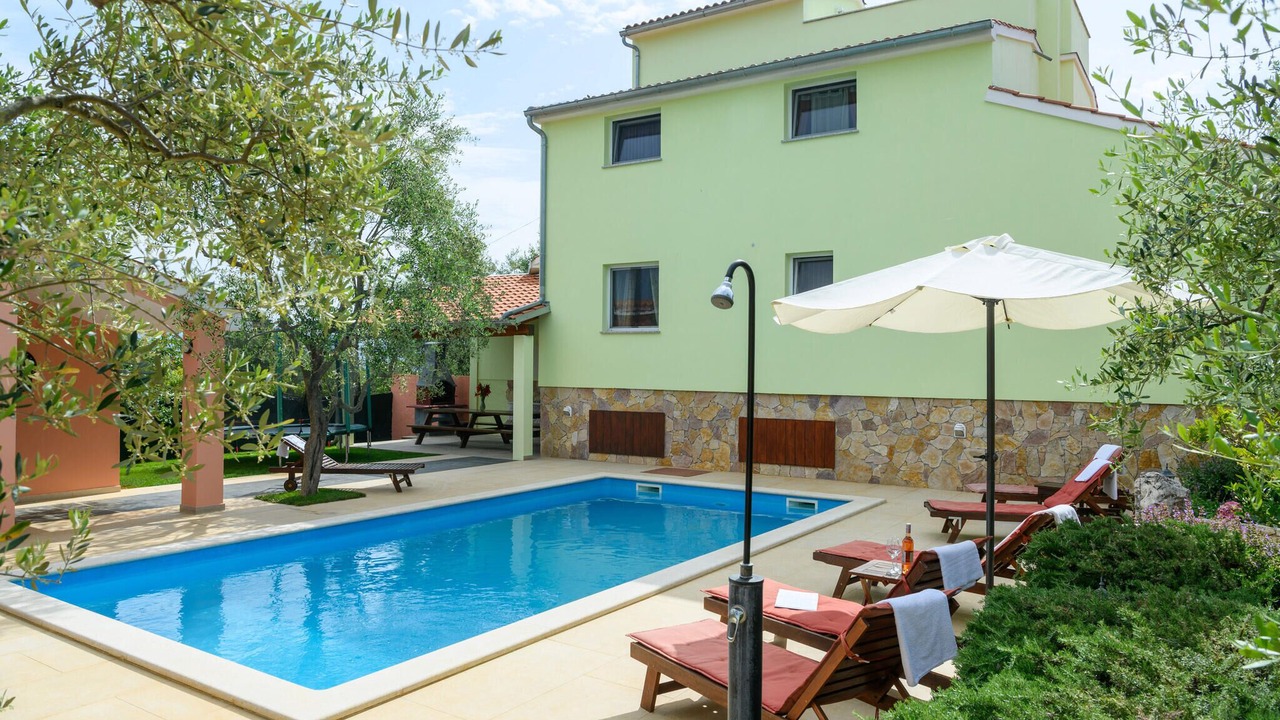 Photo of Outdoor in Mali Vareski