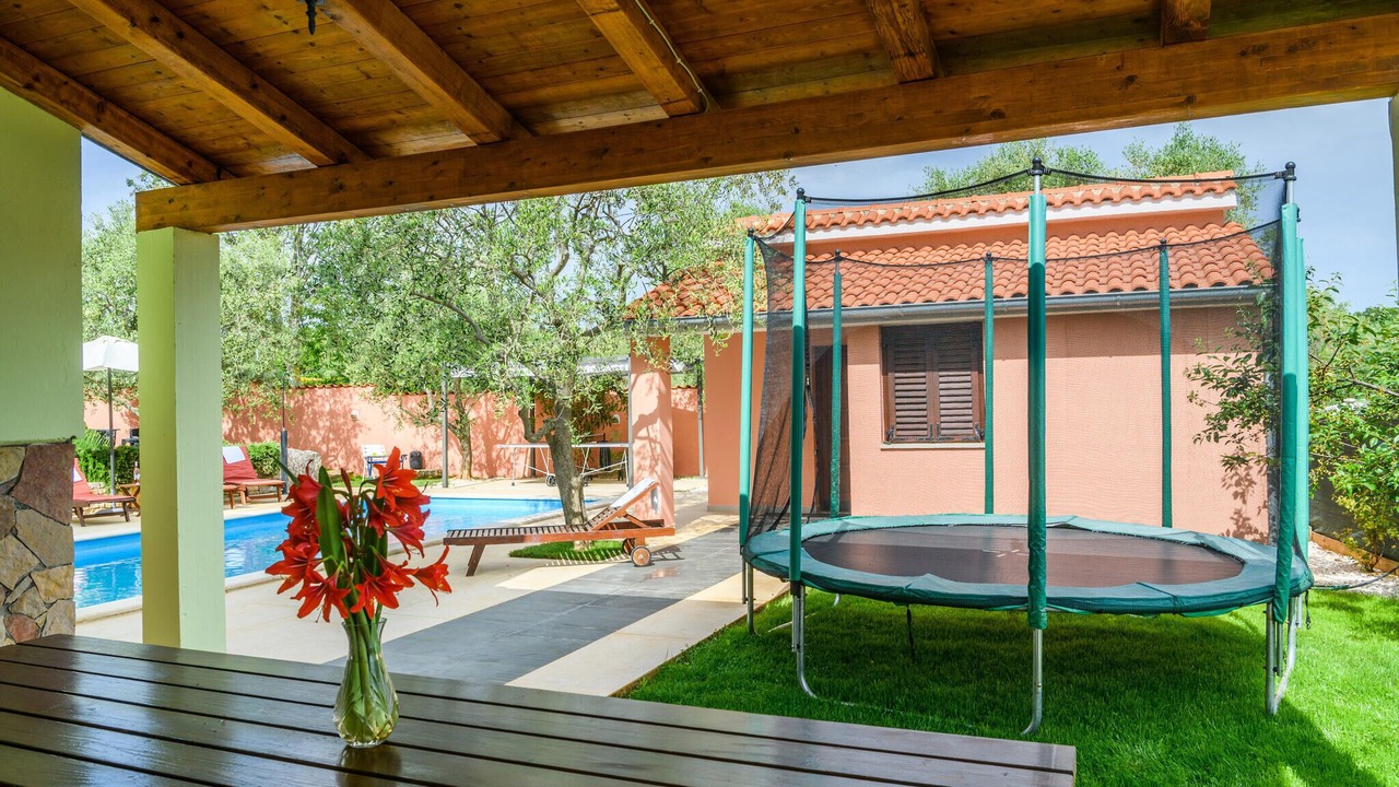 Photo of Outdoor in Mali Vareski