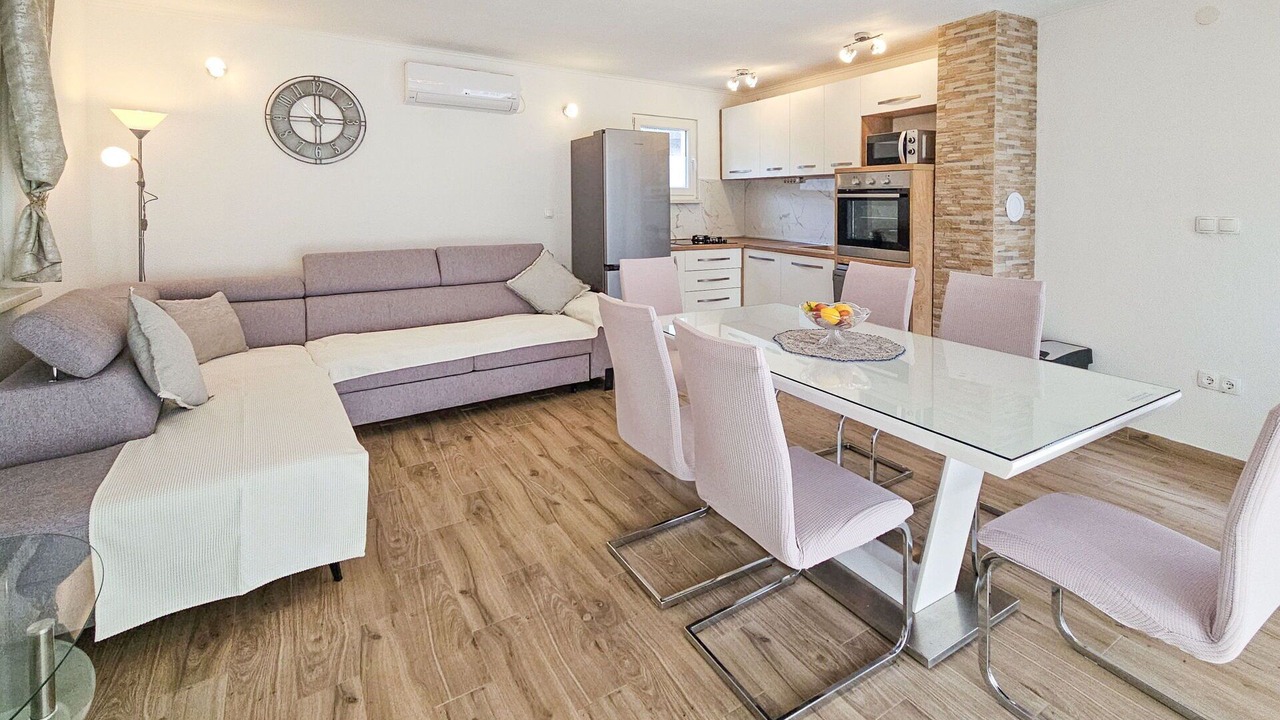 Photo of Bedroom in Marina