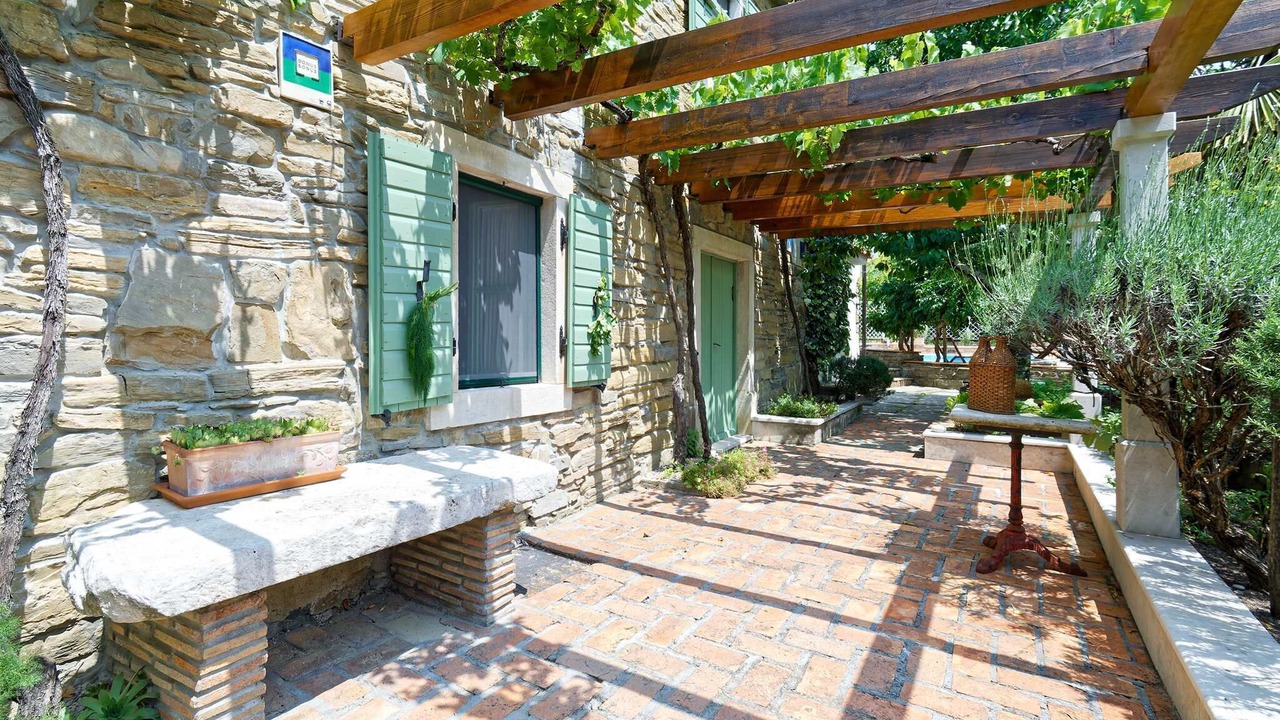 Photo of Patio Balcony in Krsan