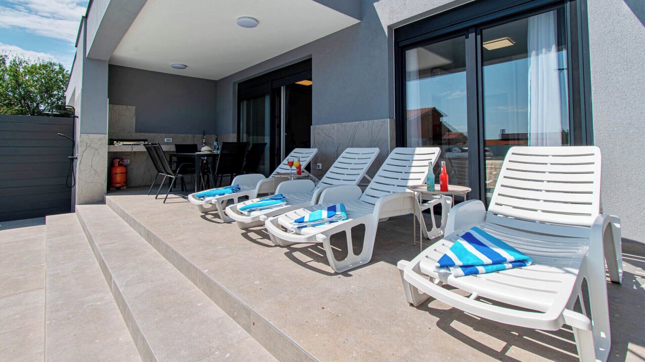 Photo of Patio Balcony in Loborika