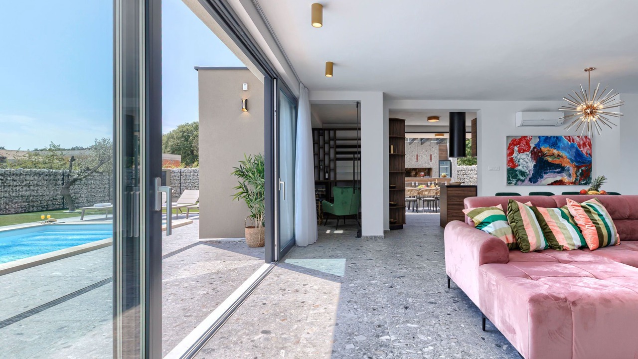 Photo of Livingroom in Loborika
