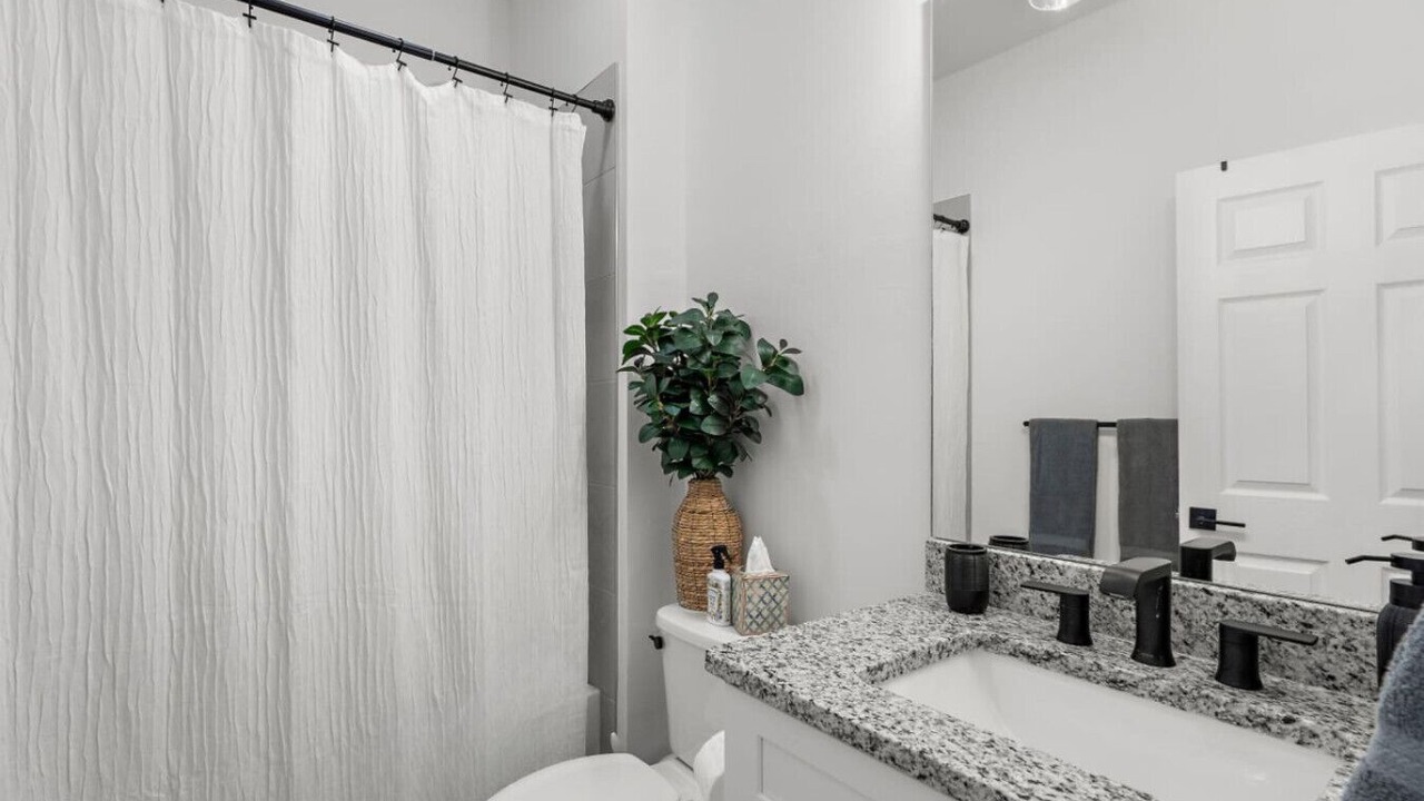 Photo of Bathroom in Pelican