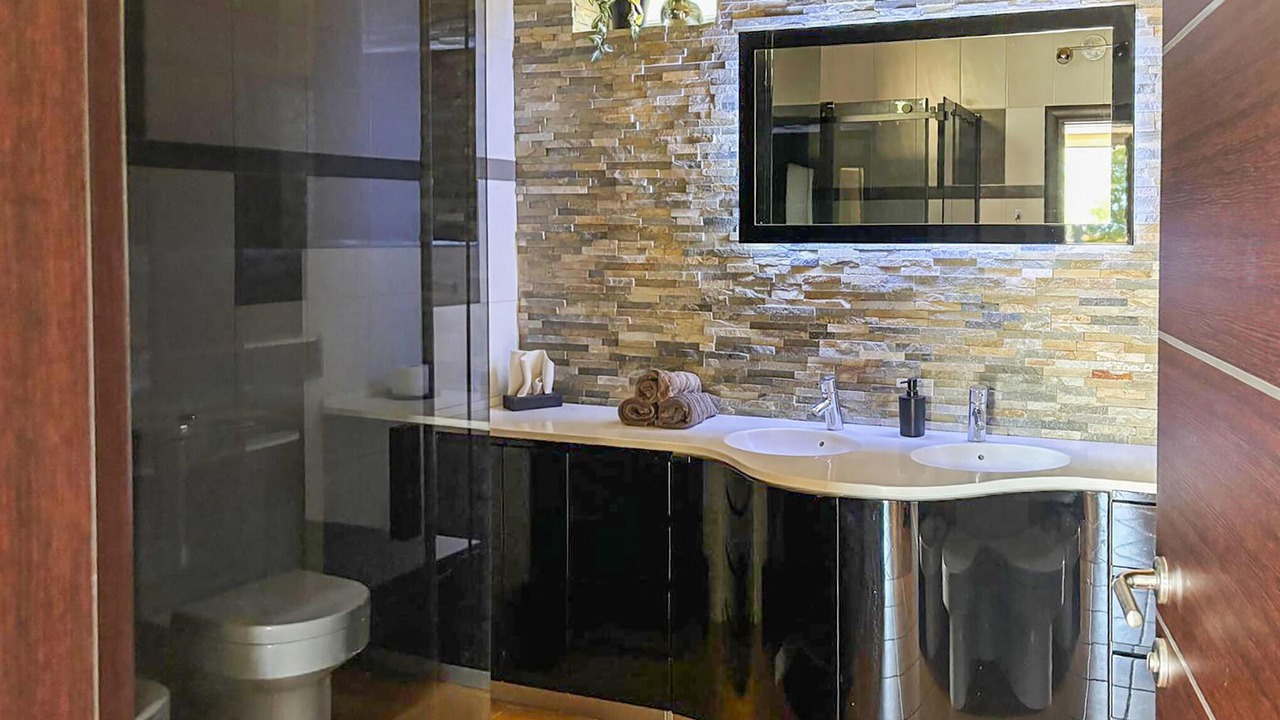 Photo of Bathroom in Bakar
