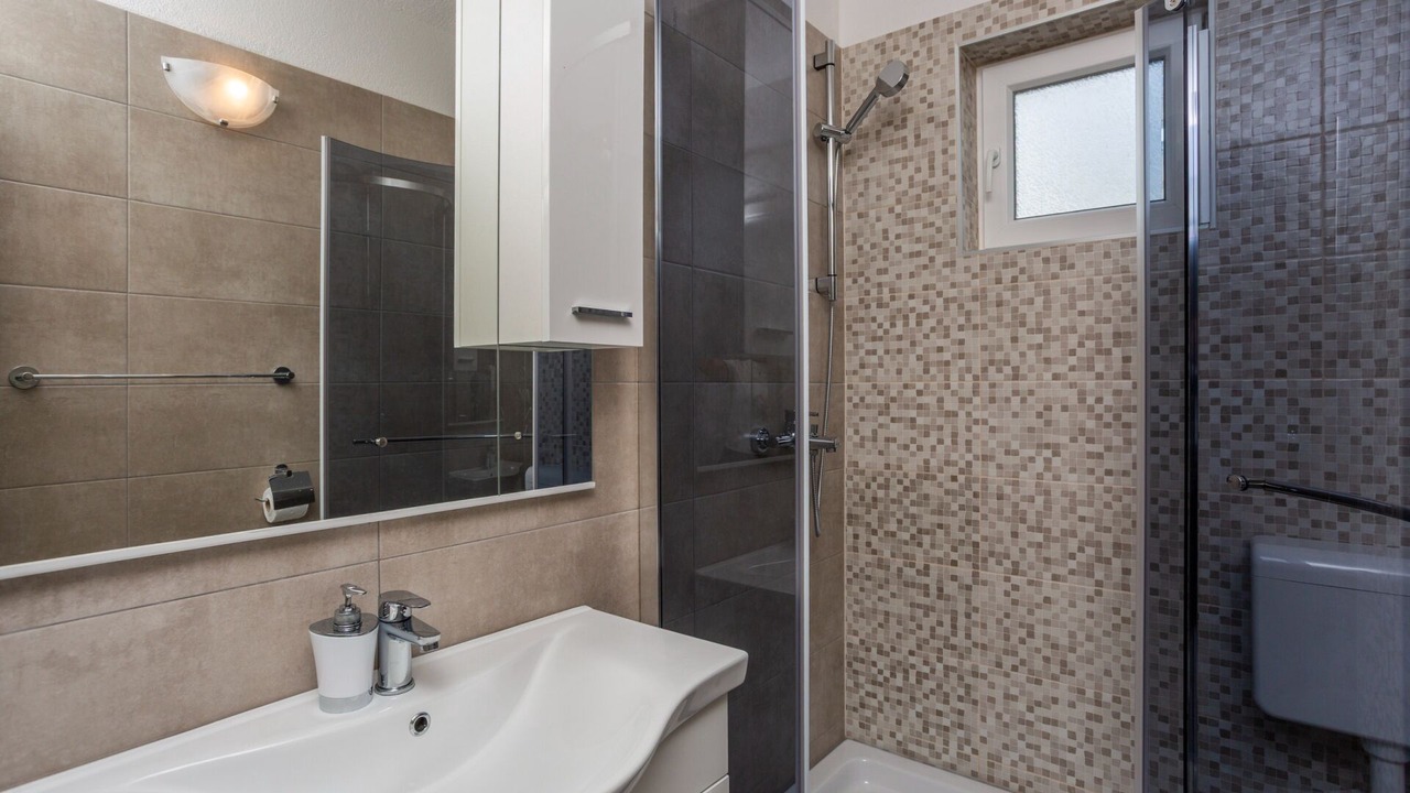 Photo of Bathroom in Vratarusa