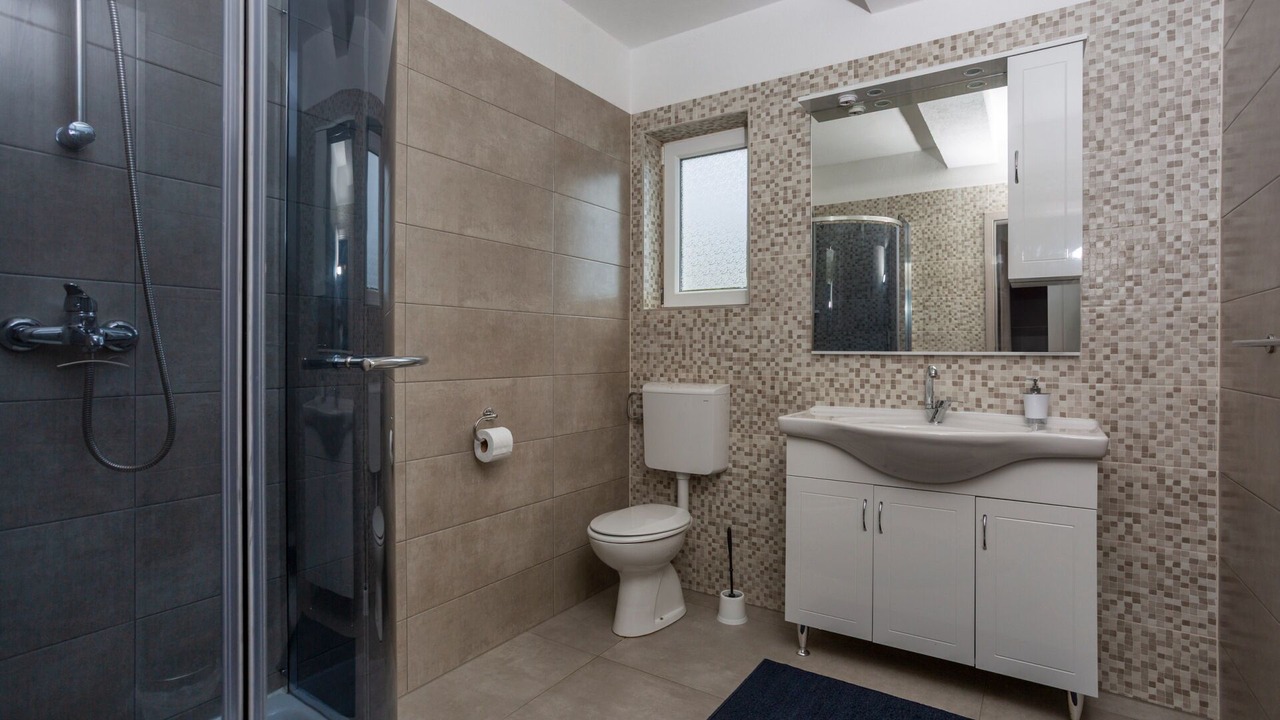 Photo of Bathroom in Vratarusa