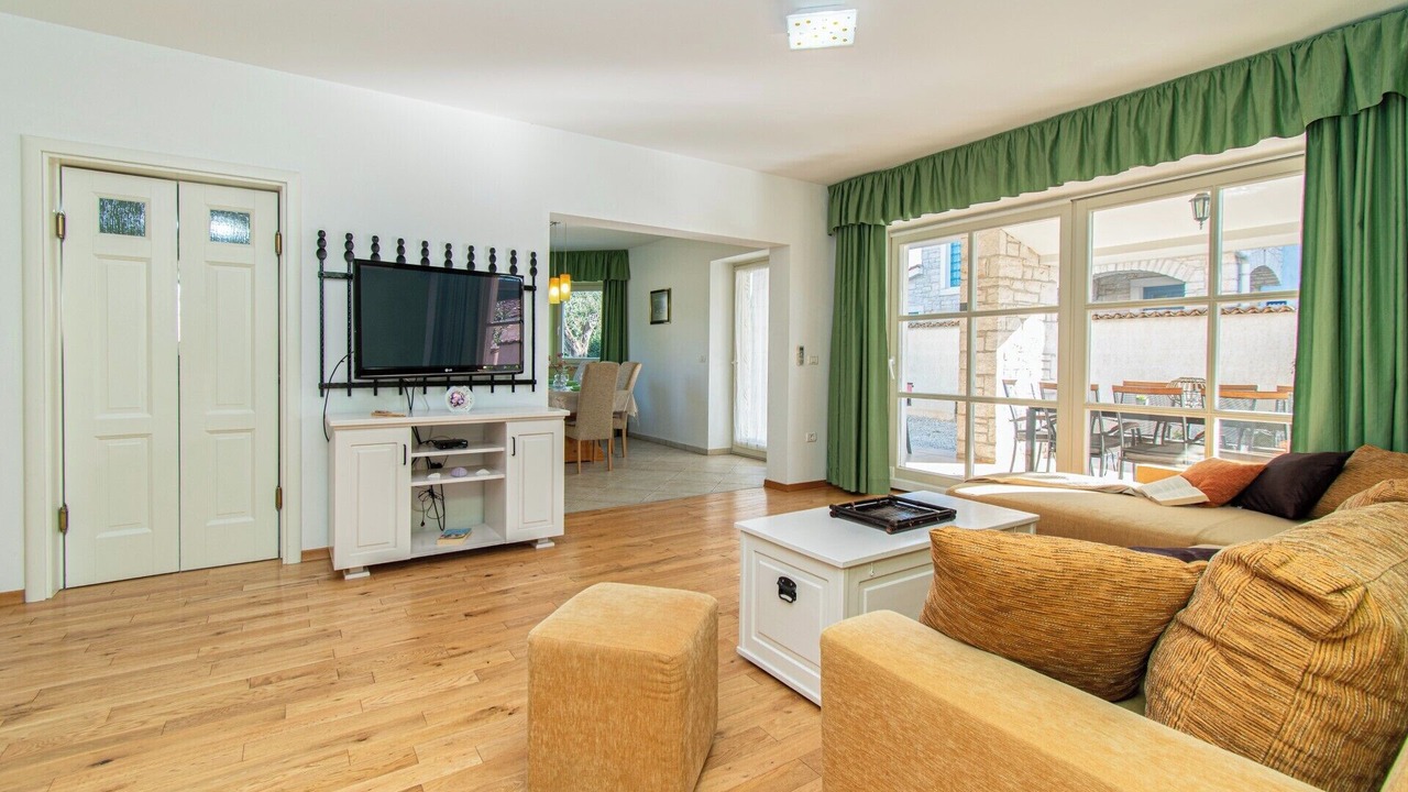 Photo of Livingroom in Gajana