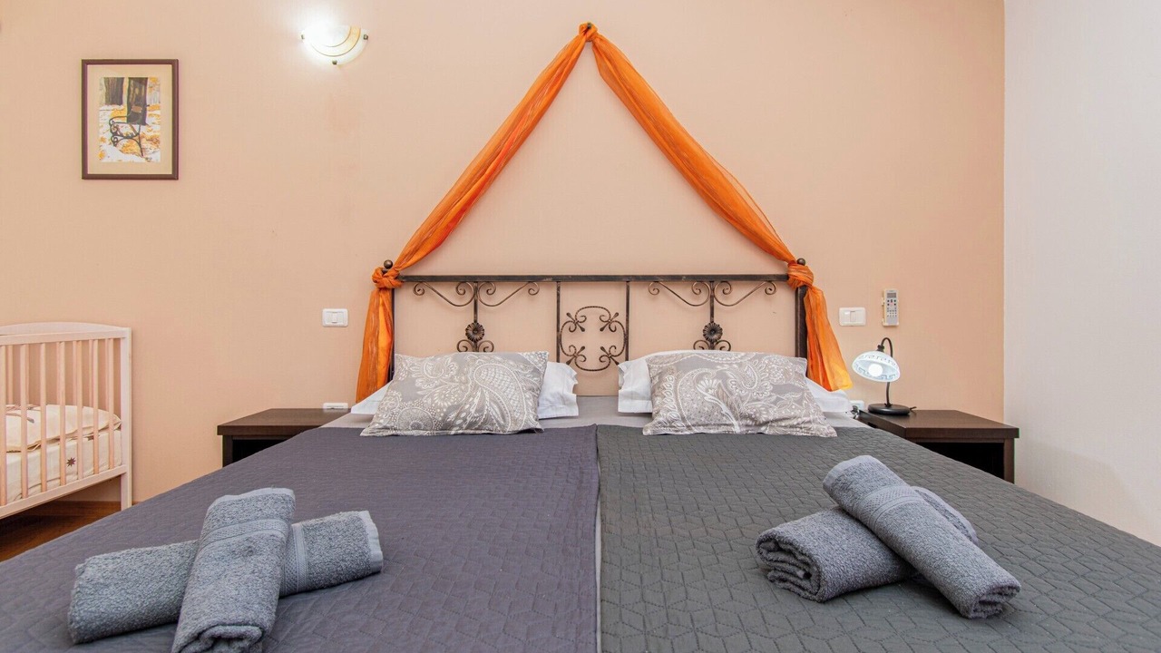 Photo of Bedroom in Gajana