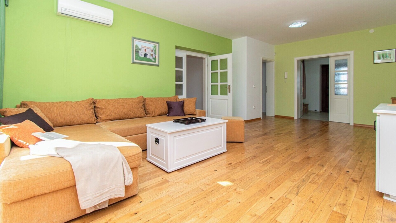 Photo of Livingroom in Gajana