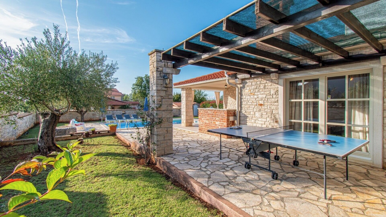 Photo of Patio Balcony in Gajana