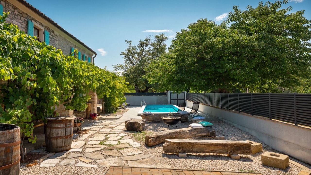 Photo of Outdoor in Vardica