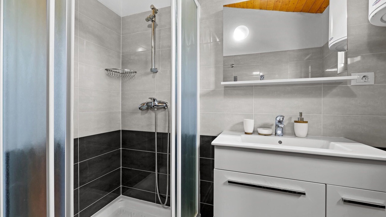 Photo of Bathroom in Orihi
