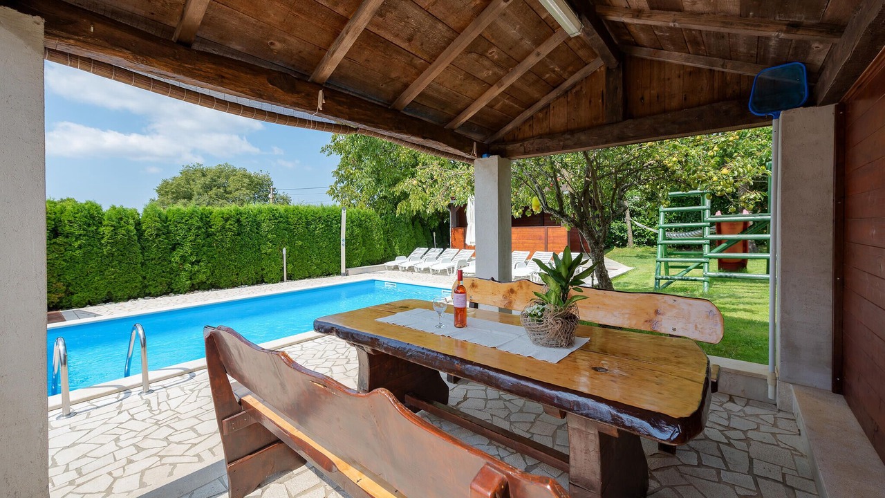 Photo of Outdoor in Lindar