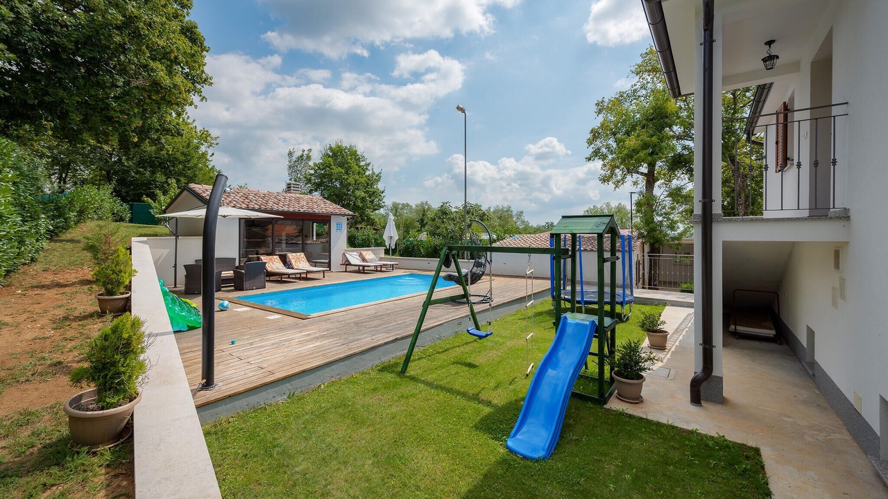 Photo of Outdoor in Lindar