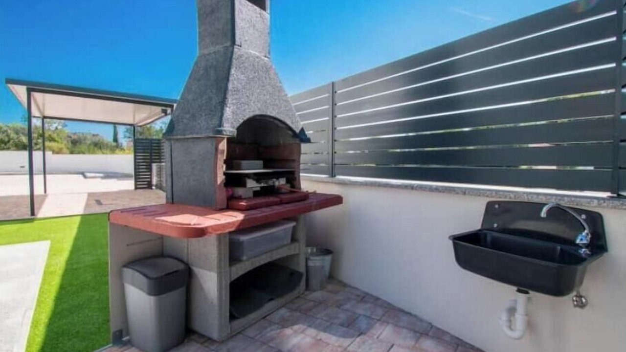 Photo of Patio Balcony in Loborika