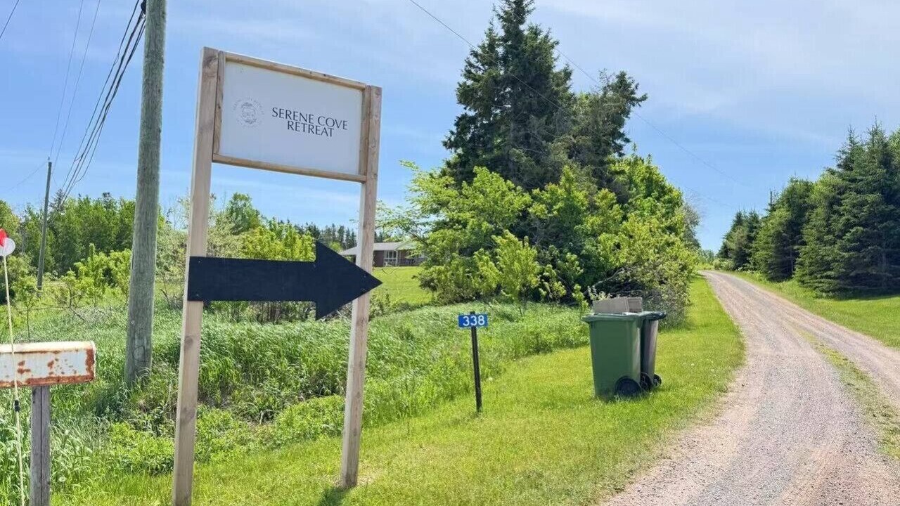 Photo of Outdoor in Commercial Cross