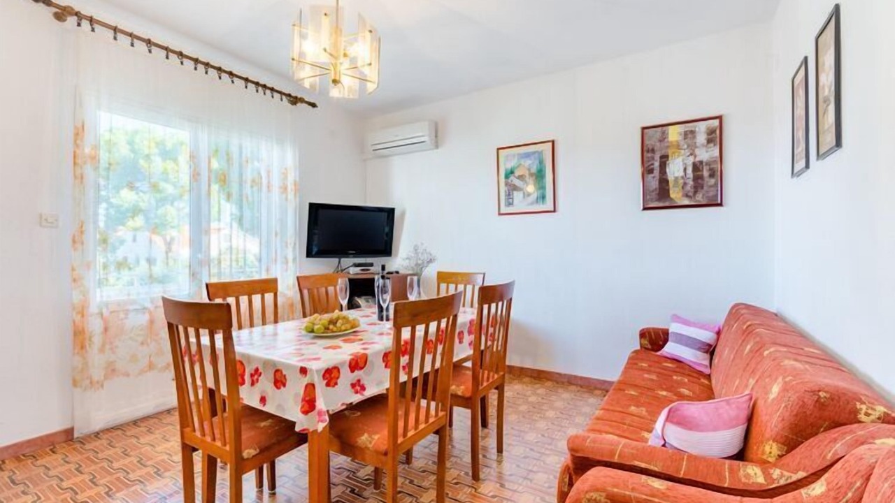 Photo of Livingroom in Mirce