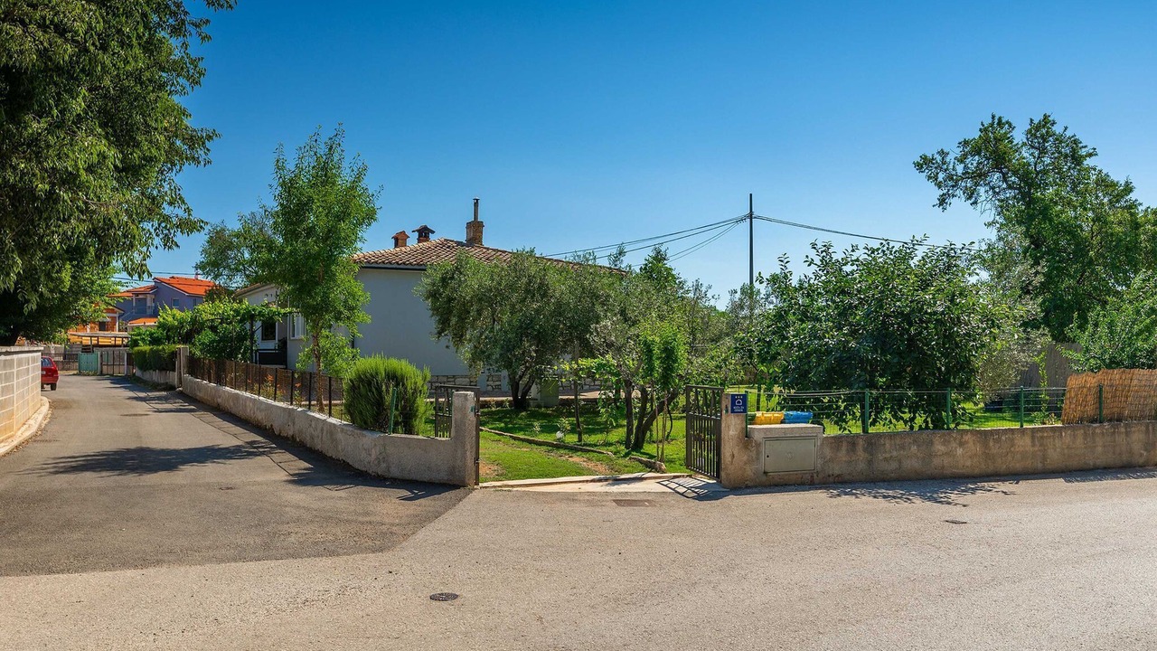 Photo of Outdoor in Loborika