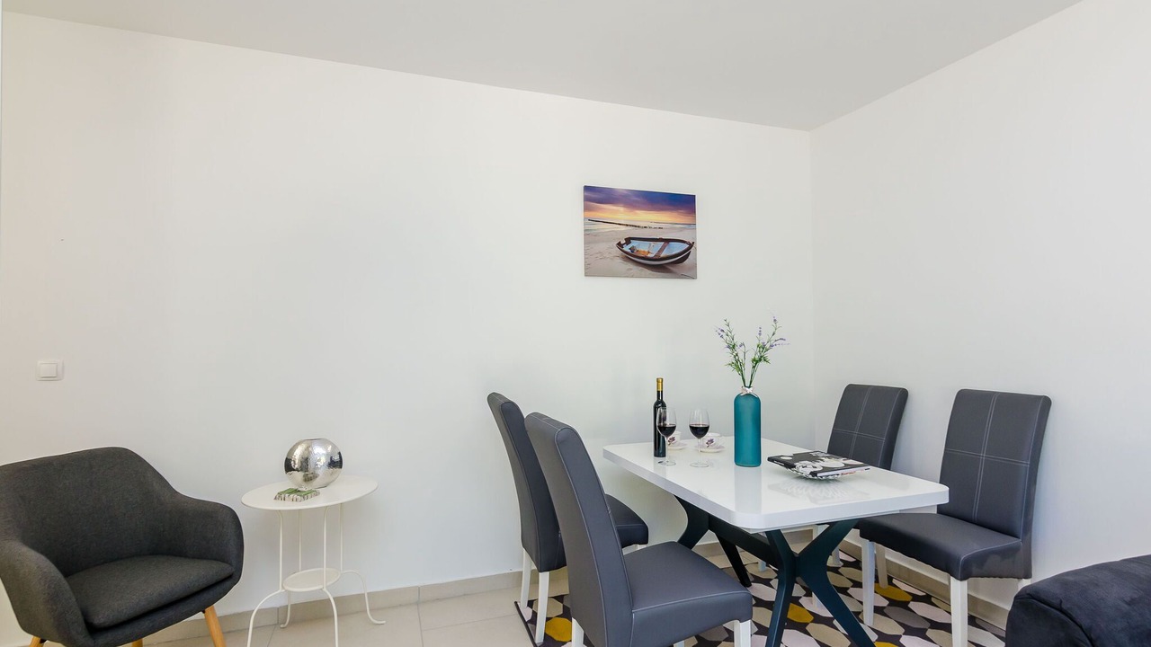 Photo of Livingroom in Broce