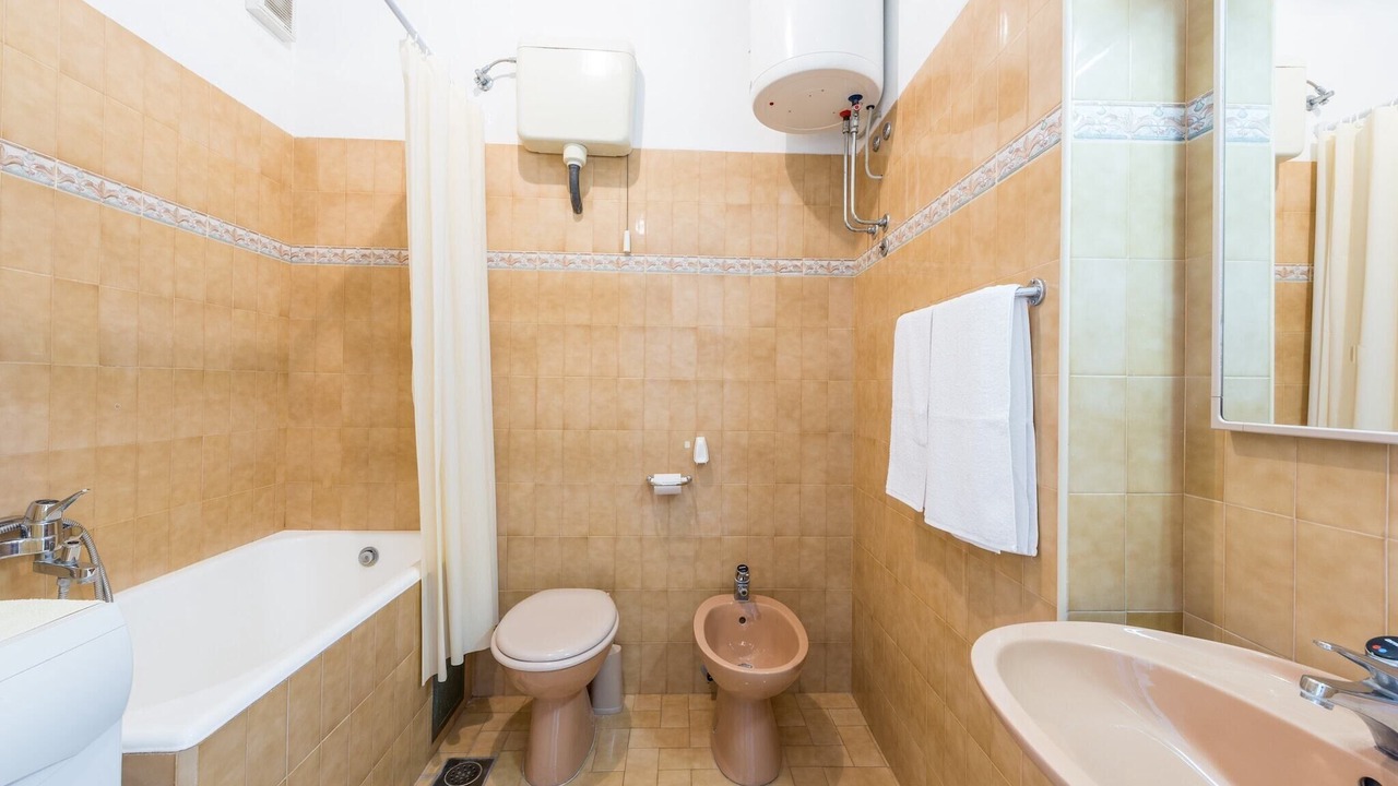 Photo of Bathroom in Pile