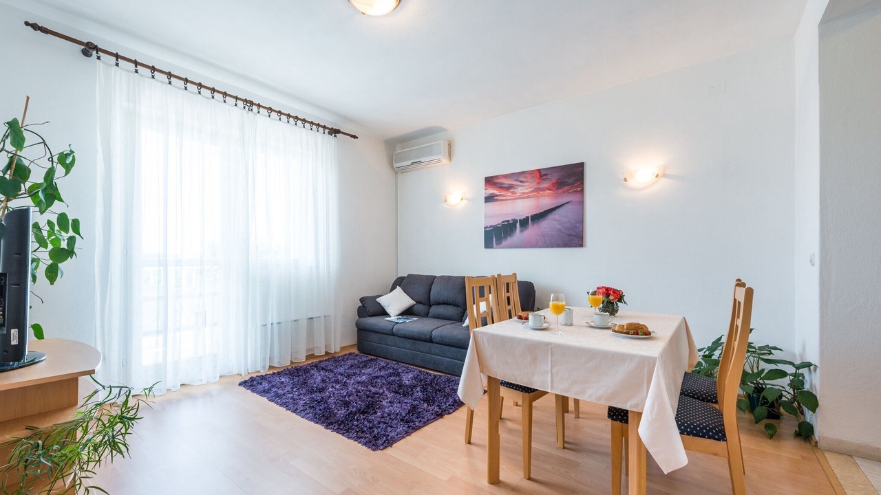Photo of Livingroom in Pile