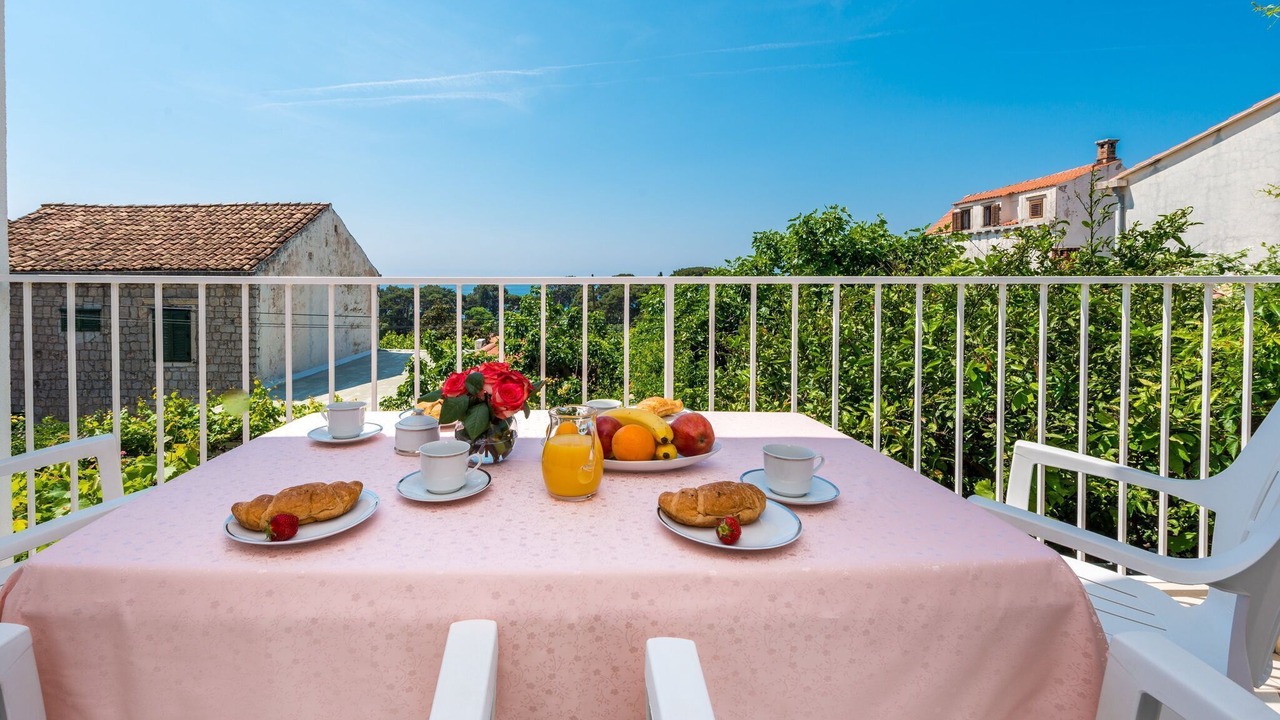 Photo of Patio Balcony in Pile