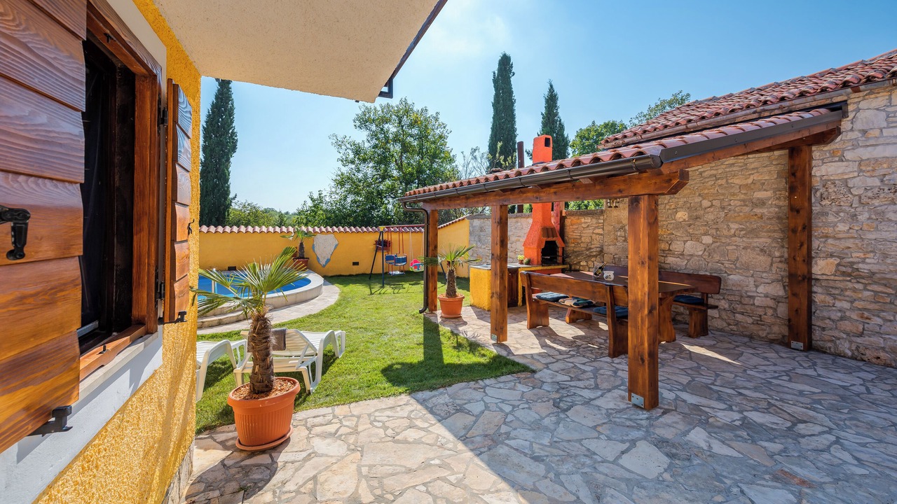 Photo of Outdoor in Mali Vareski