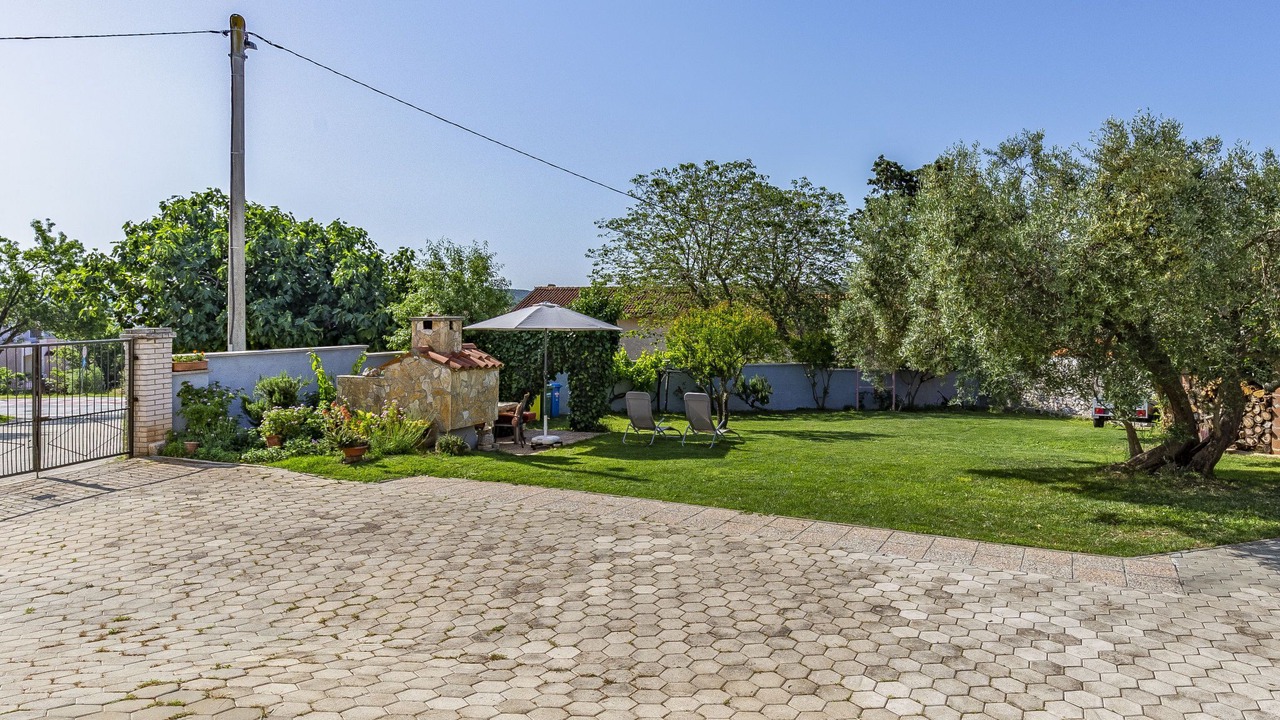 Photo of Outdoor in Banjole