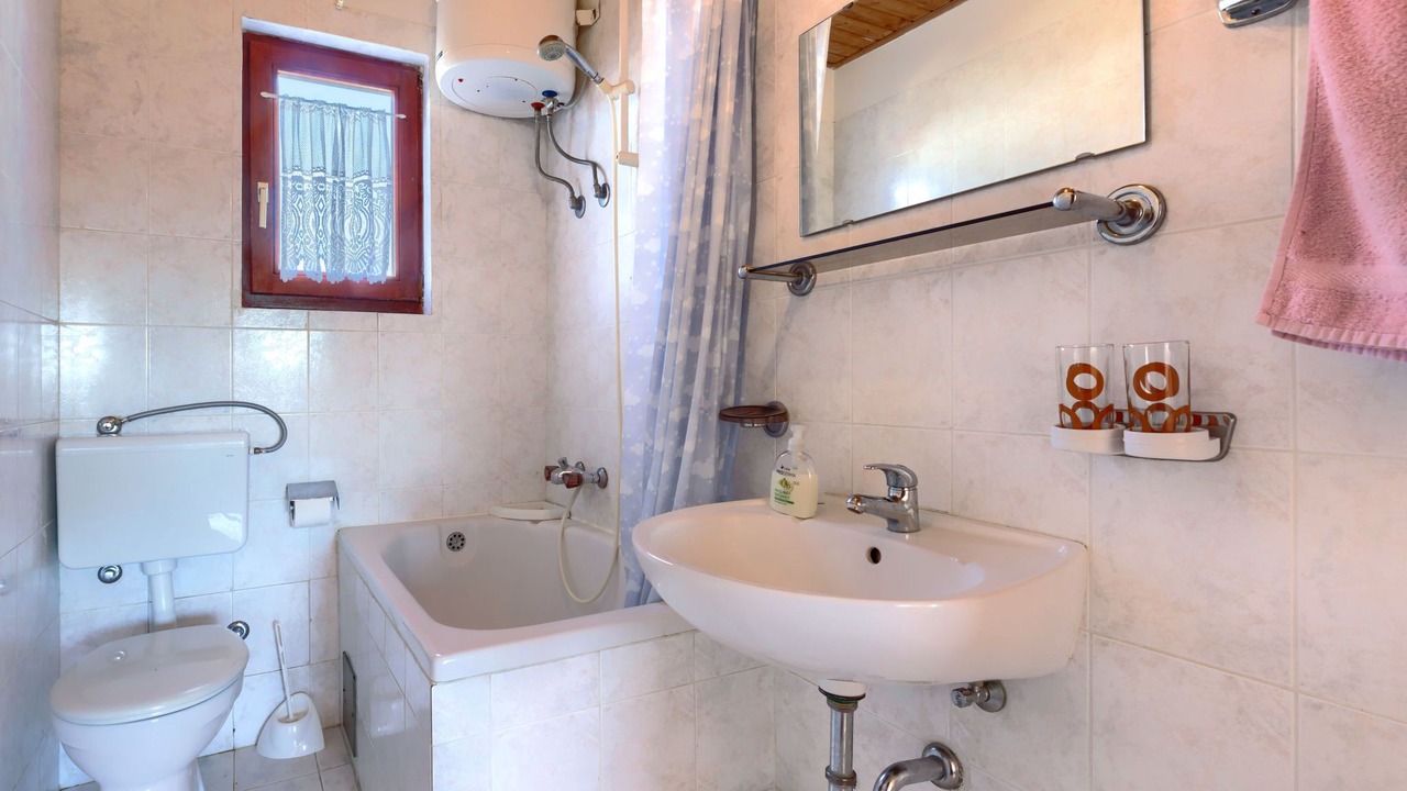 Photo of Bathroom in Medulin