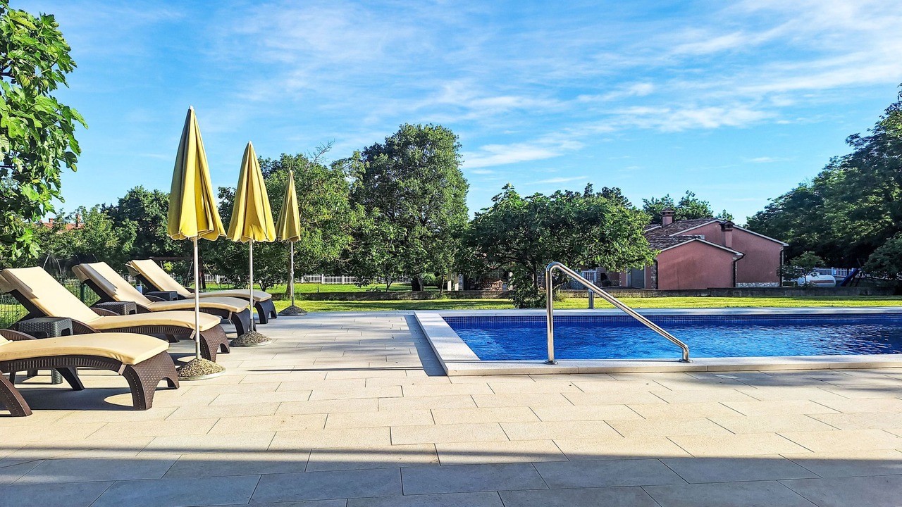 Photo of Outdoor in Vinez